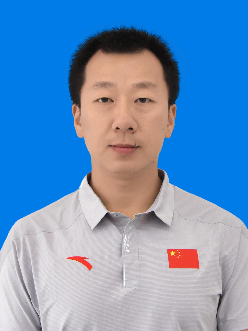 运动训练系党政办公室主管 李代