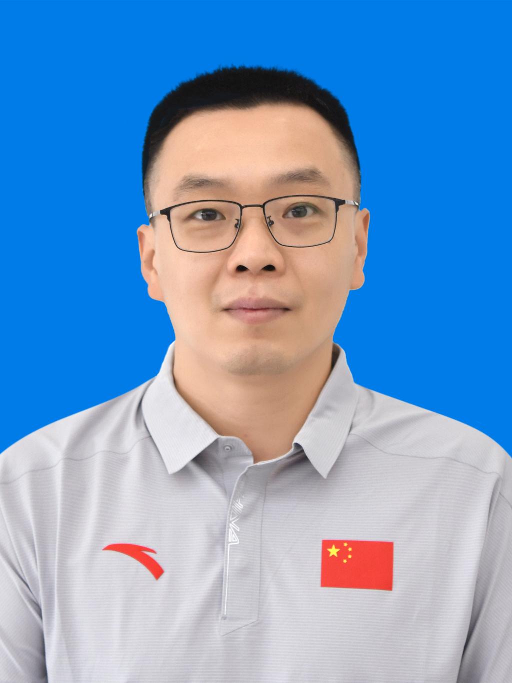 运动训练系副主任 吴卫东